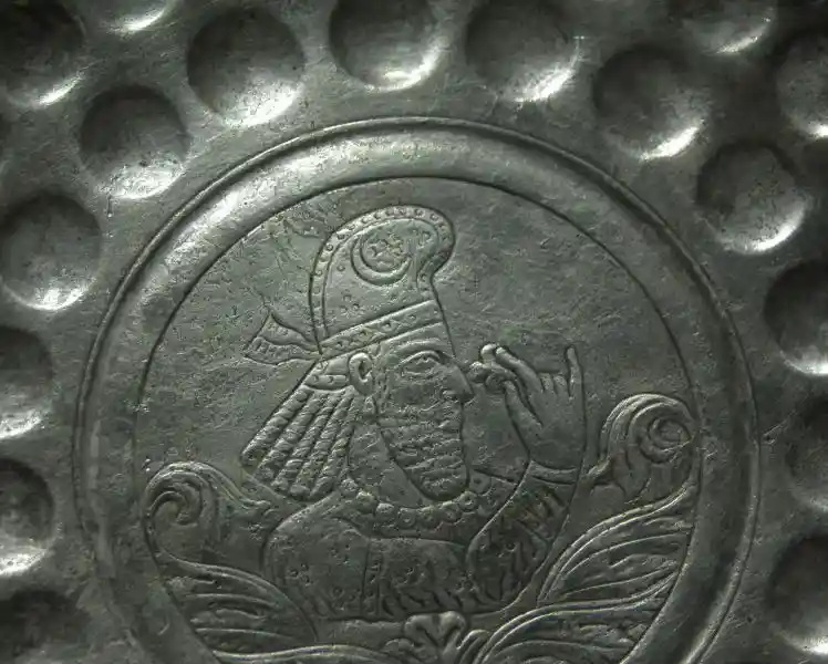 Phiale with portrait of Iranian noble